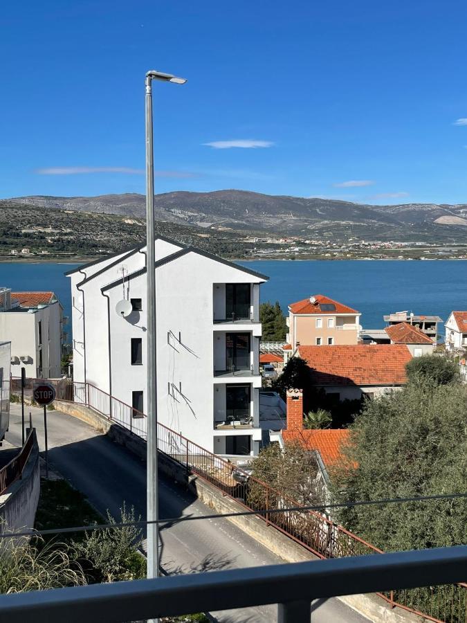 Apartments Holiday Gavric Trogir Extérieur photo